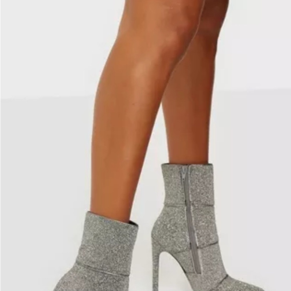Silver Heeled Boots with Stiletto Heel and Pointed Toe